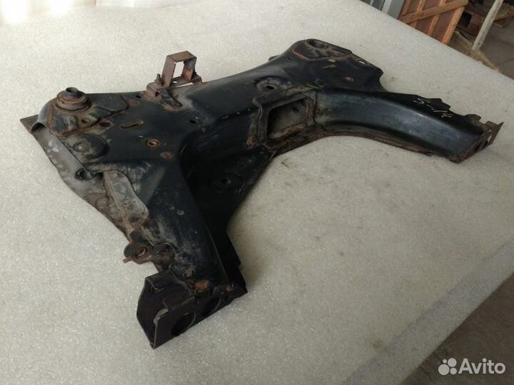 Подрамник Nissan Micra K12 CR12DE 2009