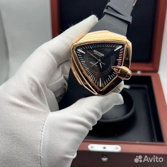 Часы Hamilton Ventura