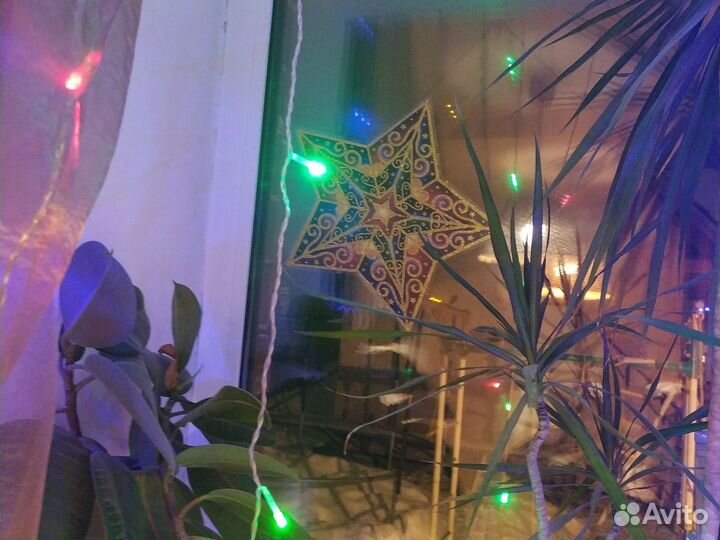 Новогодние украшения для оформления интерьера б/у