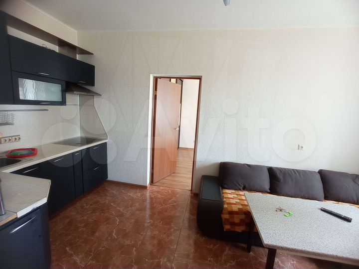 2-к. квартира, 45 м², 1/17 эт.