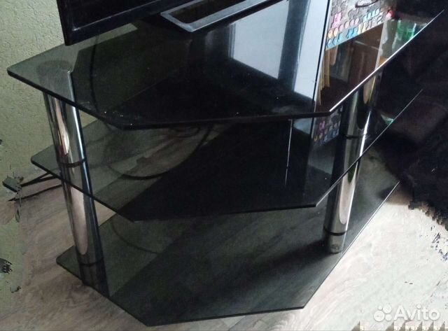 Стеклянная тумба под тв