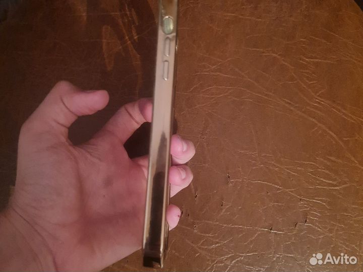 Чехол на iPhone 11