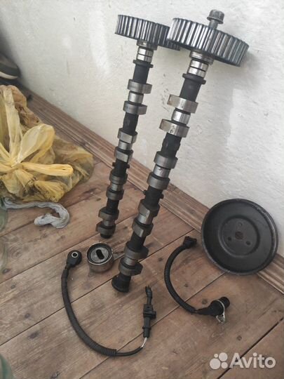 Распредвалы kia spectra 2 штуки