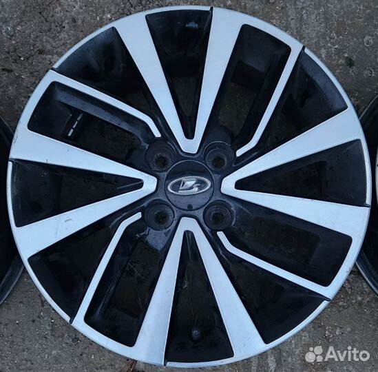 Продам комплект литых дисков р 15(4/98)