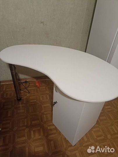 Стол для маникюра бу