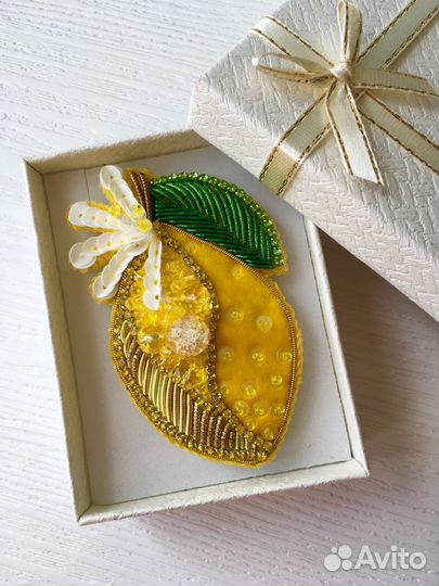 Брошь ручной работы 