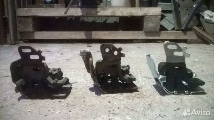 Ремонт кронштейна глушителя BMW X1 I 2009-12