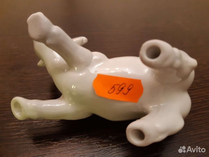 Фигурка фарфоровая новая