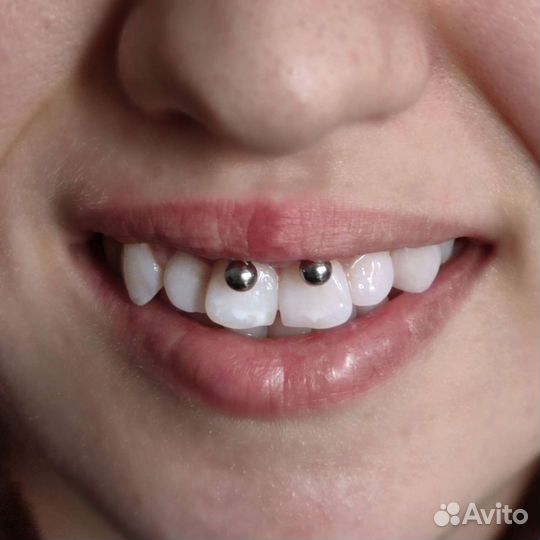 Мастер пирсинга