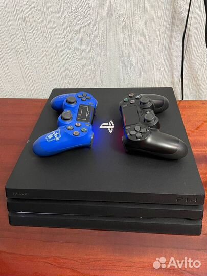 Sony PlayStation 4 pro 1tb 2 геймпада