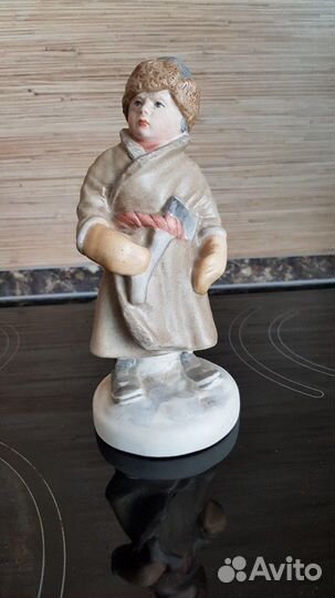 Статуэтка Мужичок с ноготок