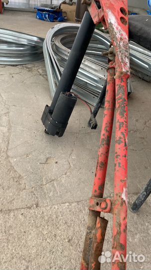 Вязальный аппарат для рулонного пресс подборщика