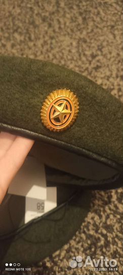 Берет болотного цвета 58 размер