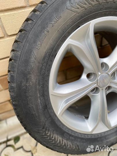 Nokian Tyres Hakkapeliitta 8 SUV 235/65 R17 T