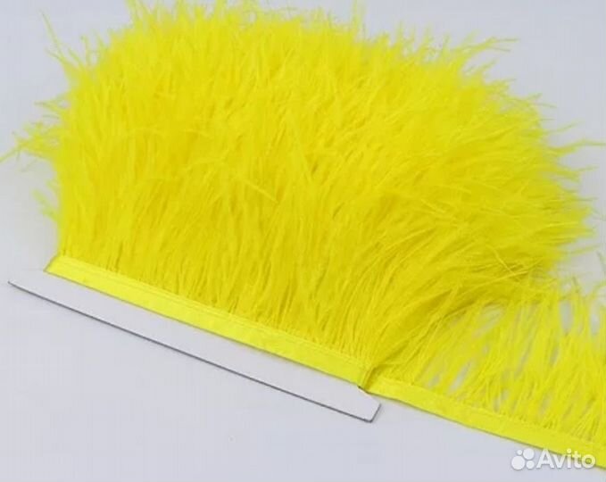 Перья страуса на ленте