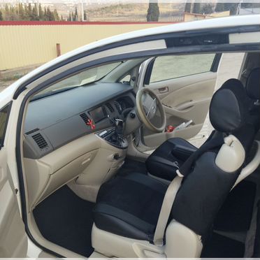 Toyota Isis 1.8 CVT, 2011, 113 600 км