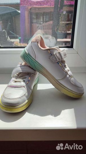 Кроссовки для девочки