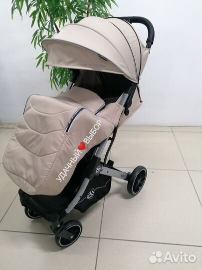 Новая коляска Luxmom T9 (бежевый)