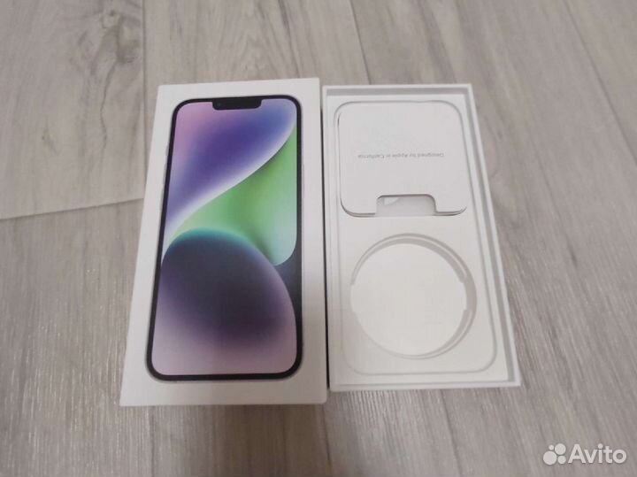 Коробка от iPhone 14