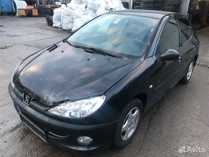 Разбор на запчасти Peugeot 206