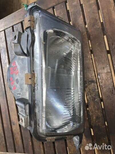 Фара леаая audi 80 b4