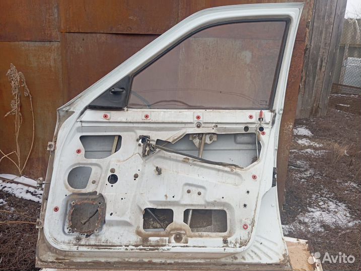 Продаю двери на ваз 2110
