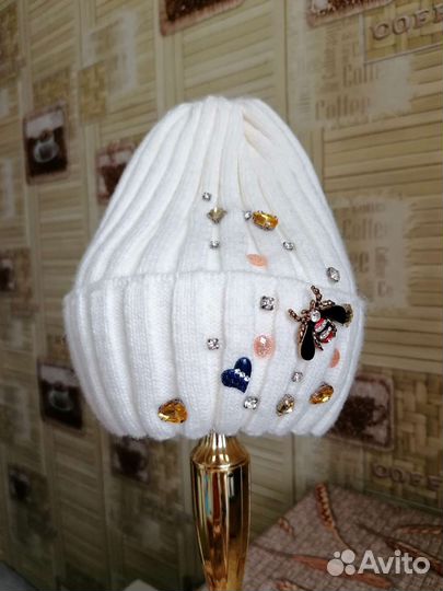 Шапка для девочки белая (шмель)