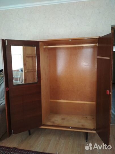 Платяной шкаф