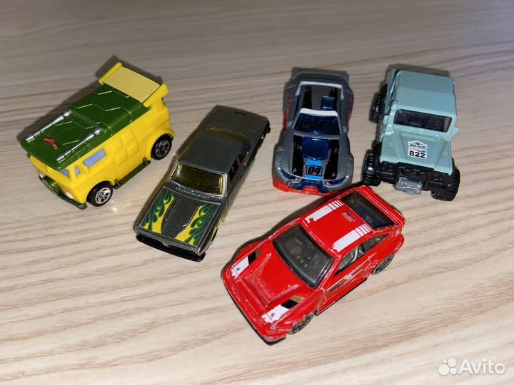 Hot wheels машинки