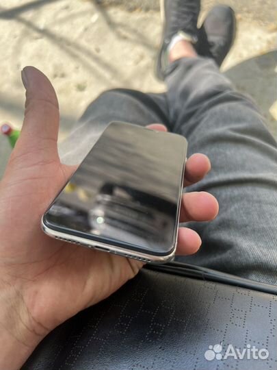 iPhone X, 64 ГБ