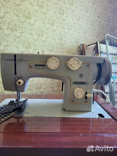 Швейная машина подольск 142