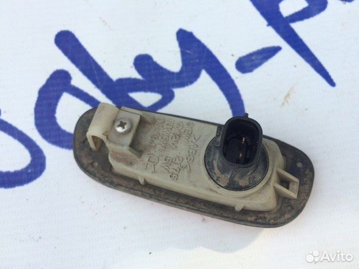 Повторитель передний правый Subaru Impreza GC8