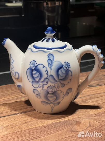 Чайник Гжель