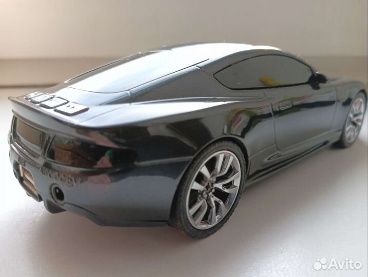 Пластмассовая тачка Aston Martin