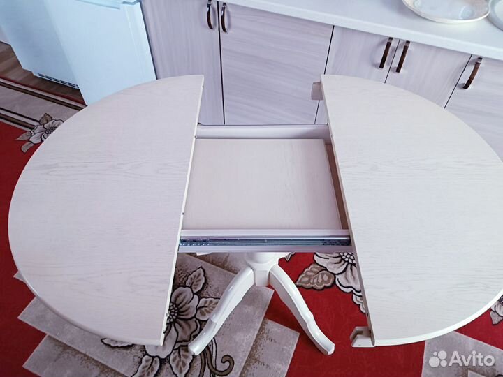 Кухонный стол