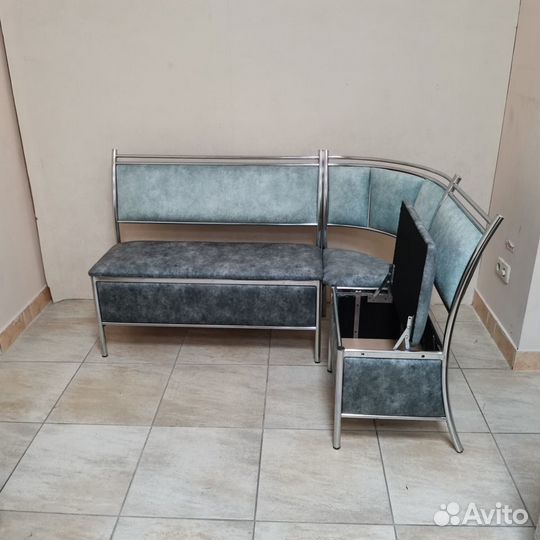 Кухонный уголок металлический хромированный