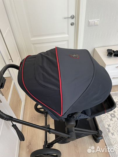Дизайнерская коляска Cybex Priam III Ferrari