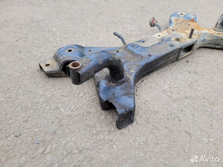 Подрамник передний на Mitsubishi Colt