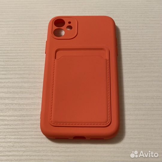 Чехол на iPhone 11 с отделением для карт