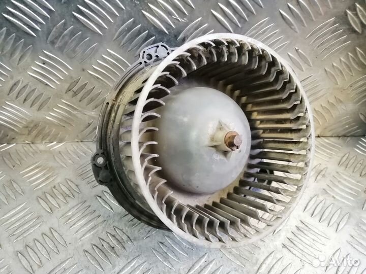 Моторчик отопителя Исузу Родео A