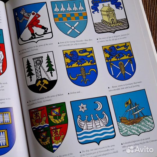 Книга по геральдике на английском языке