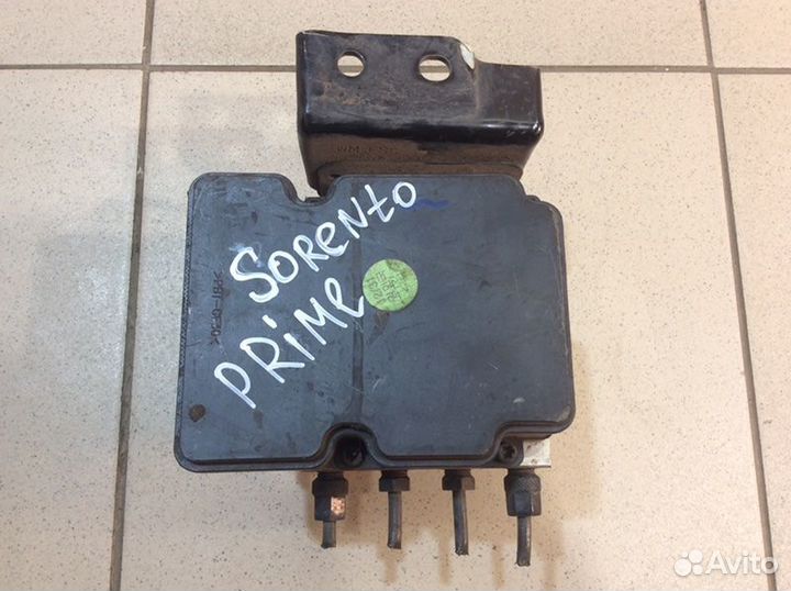 Блок ABS (насос) Kia Sorento UM 2015-2020