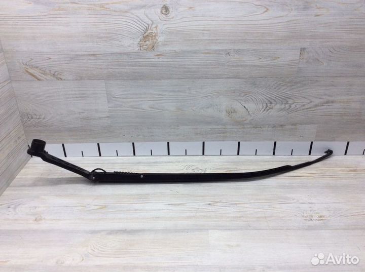 Поводок стеклоочистителя передний передний правый