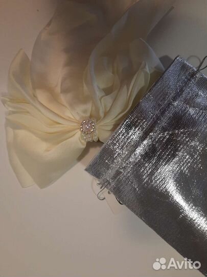 Заколка для волос бант