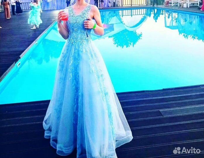 Вечернее платье