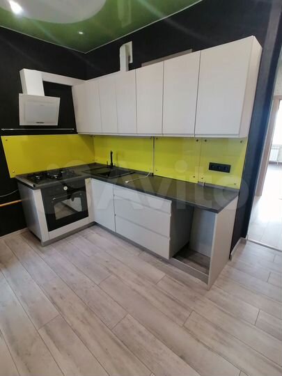 2-к. квартира, 61 м², 8/10 эт.