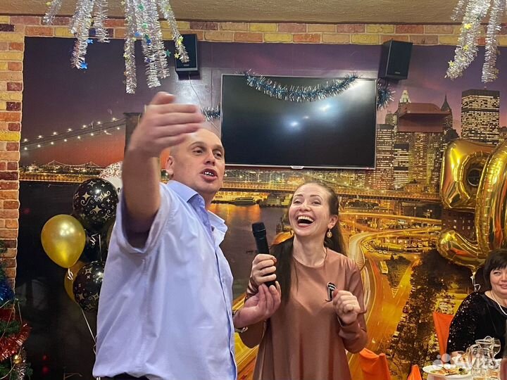 Ведущая (тамада)