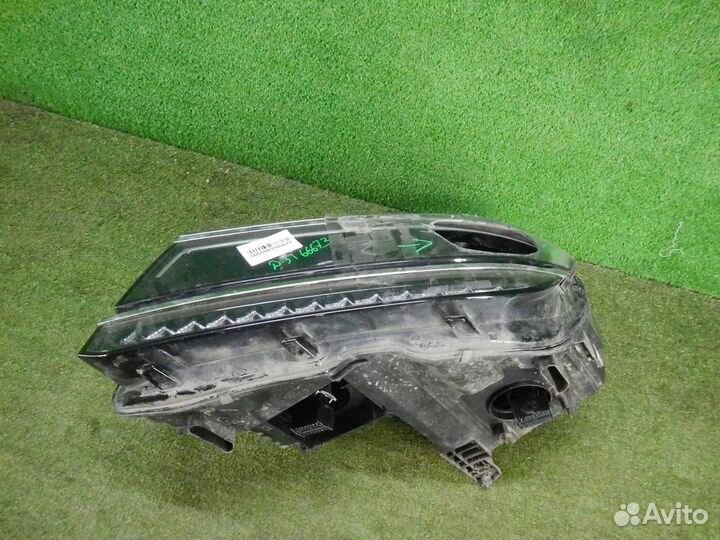 Фара левая Volkswagen Tiguan