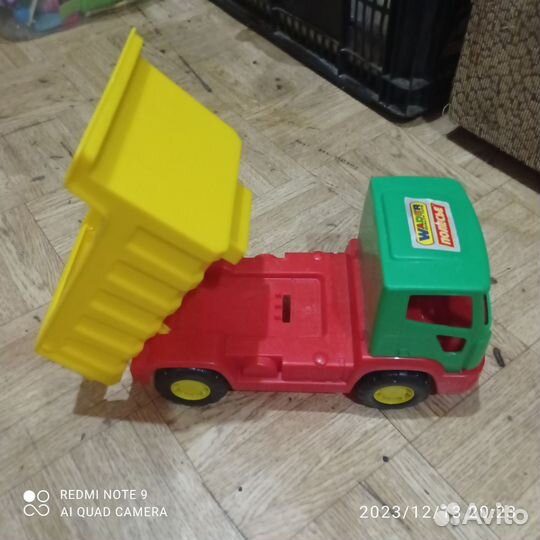 Игрушка грузовик