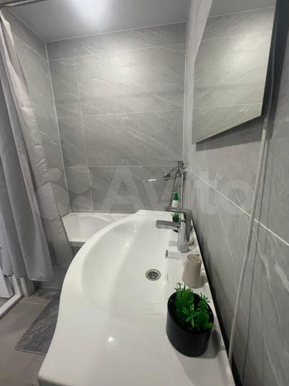 4-к. квартира, 77 м², 1/5 эт.